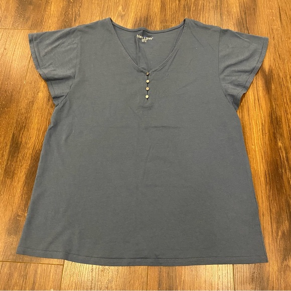 Blue flutter sleeve tee shirt size medium cotton blend metallic buttons - Picture 4 of 8